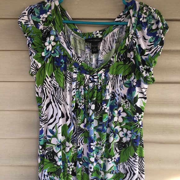 Woman’s floral - Zebra 🦓 Print Top - Picture 9 of 9